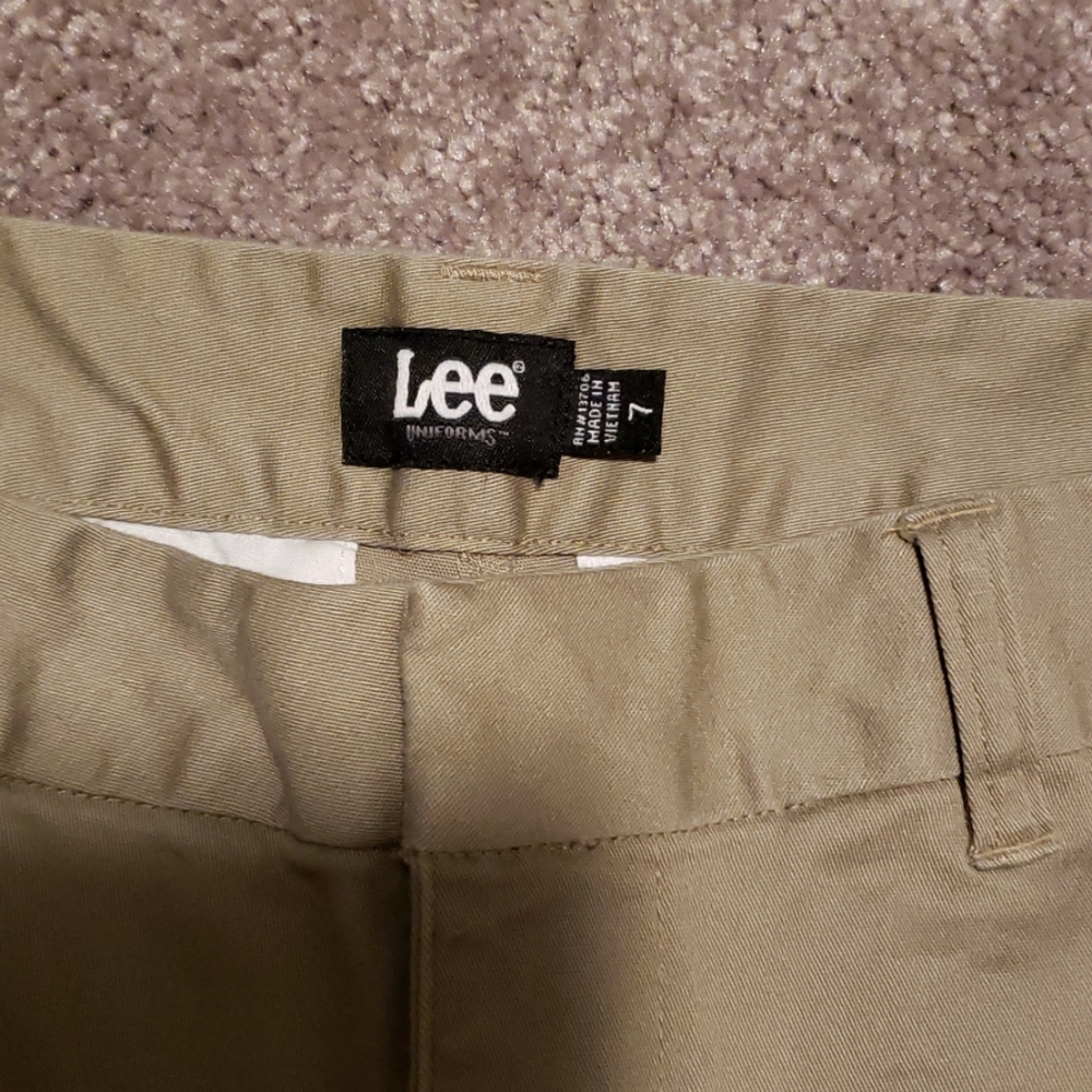 Shorts - Picture 4 of 5